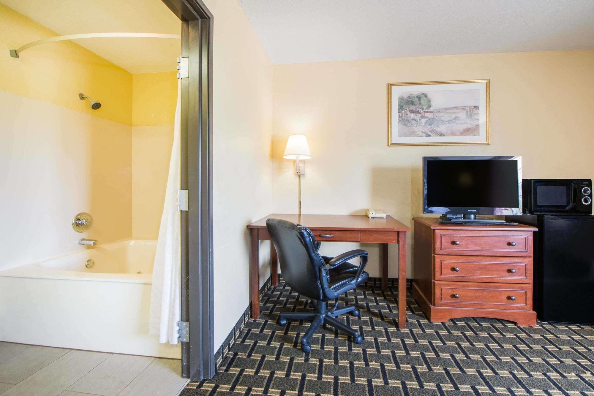 Surestay Plus Hotel By Best Western Tulsa East Kültér fotó